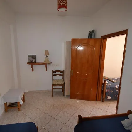 Antoneta * Sarandë